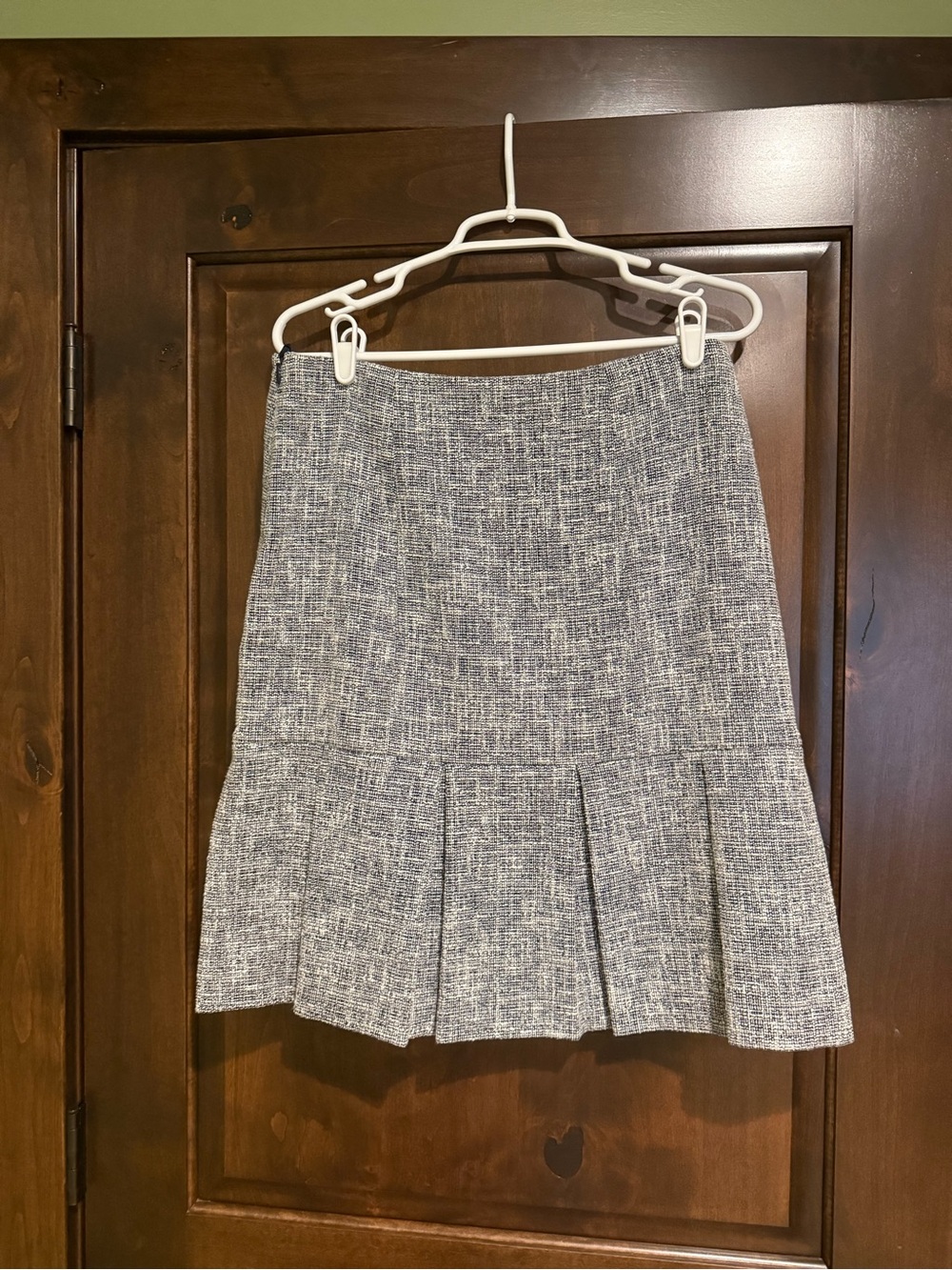 Brooks Brothers Navy Textured A-Line Pleated Hem Skirt - Picture 2 of 2